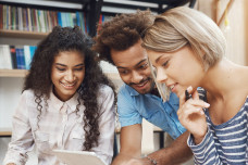 Giáo trình IELTS từ 4.5 lên 5.5: Cách chọn tài liệu đúng để nâng kỹ năng và tăng điểm ổn định