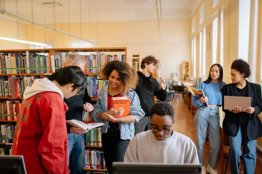 Học IELTS theo giáo trình chuẩn: Cách xây lộ trình đúng để học hiệu quả và tăng band bền vững